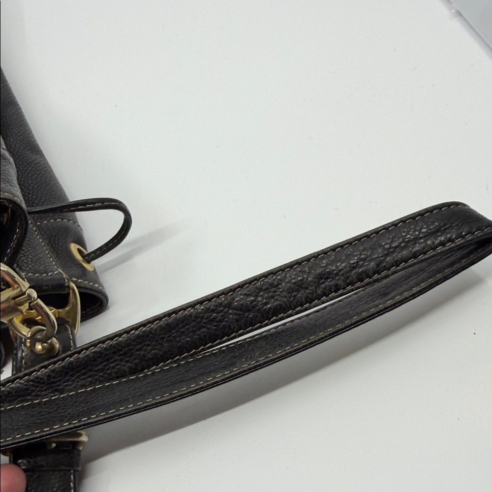 RECO’s Black Pebbled Leather Drawstring Shoulder Bag with Gold Hardware - Picture 9 of 10